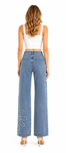 Load image into Gallery viewer, BETWEEN US HIGH RISE FRAYED FLOWER WIDE LEG JEANS