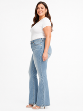 Load image into Gallery viewer, BETWEEN US PLUS High Rise MD BLUE Flare Jeans