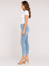 Load image into Gallery viewer, BEYOND US WOMEN HIGH RISE DENIM JEANS WITH BUTTERFLY PATCH