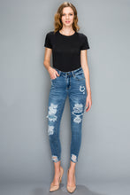 Load image into Gallery viewer, BETWEEN US PLUS SIZE RIP AND REPAIR VISCOSE JEANS
